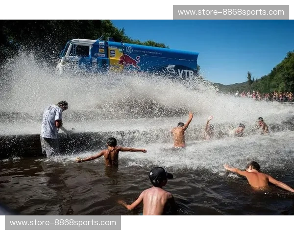 达喀尔的黄昏与亚特兰大的黎明：一场跨越大陆的足球梦想对话